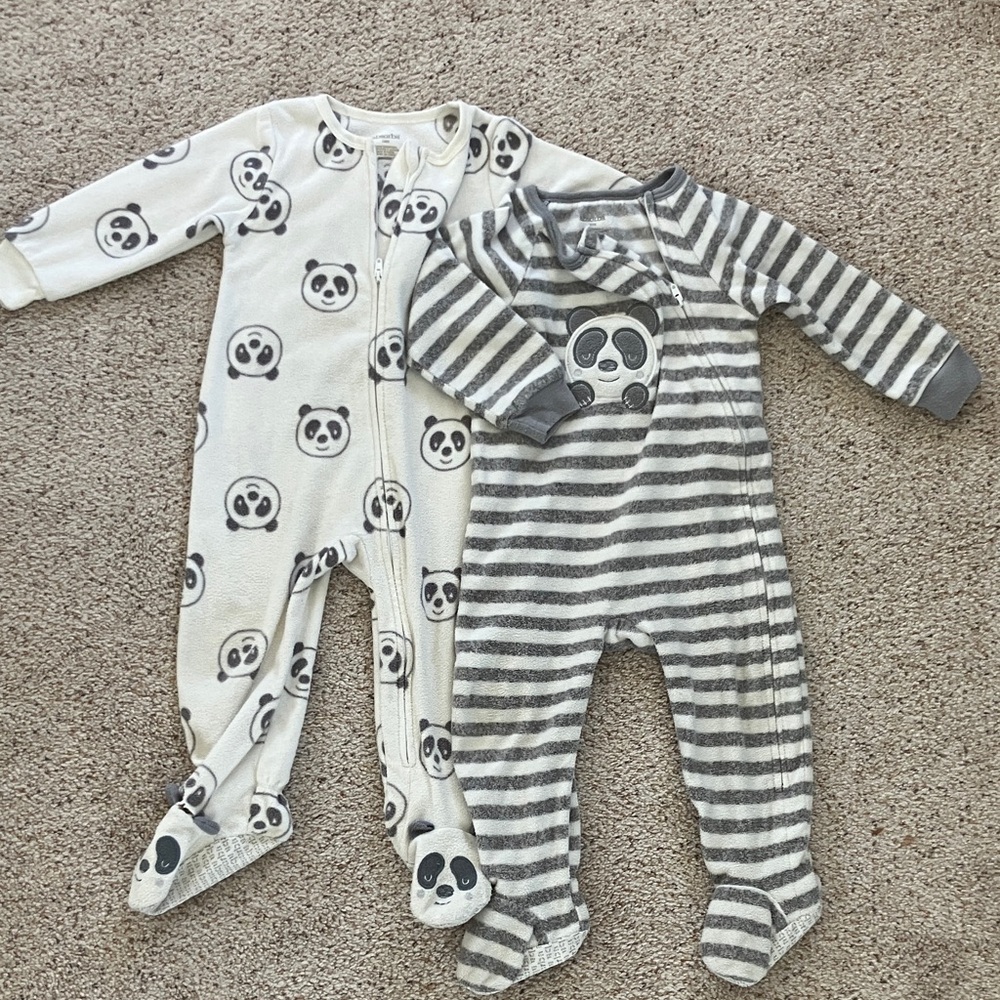 🌟 3 for $12 • absorba panda fleece footies